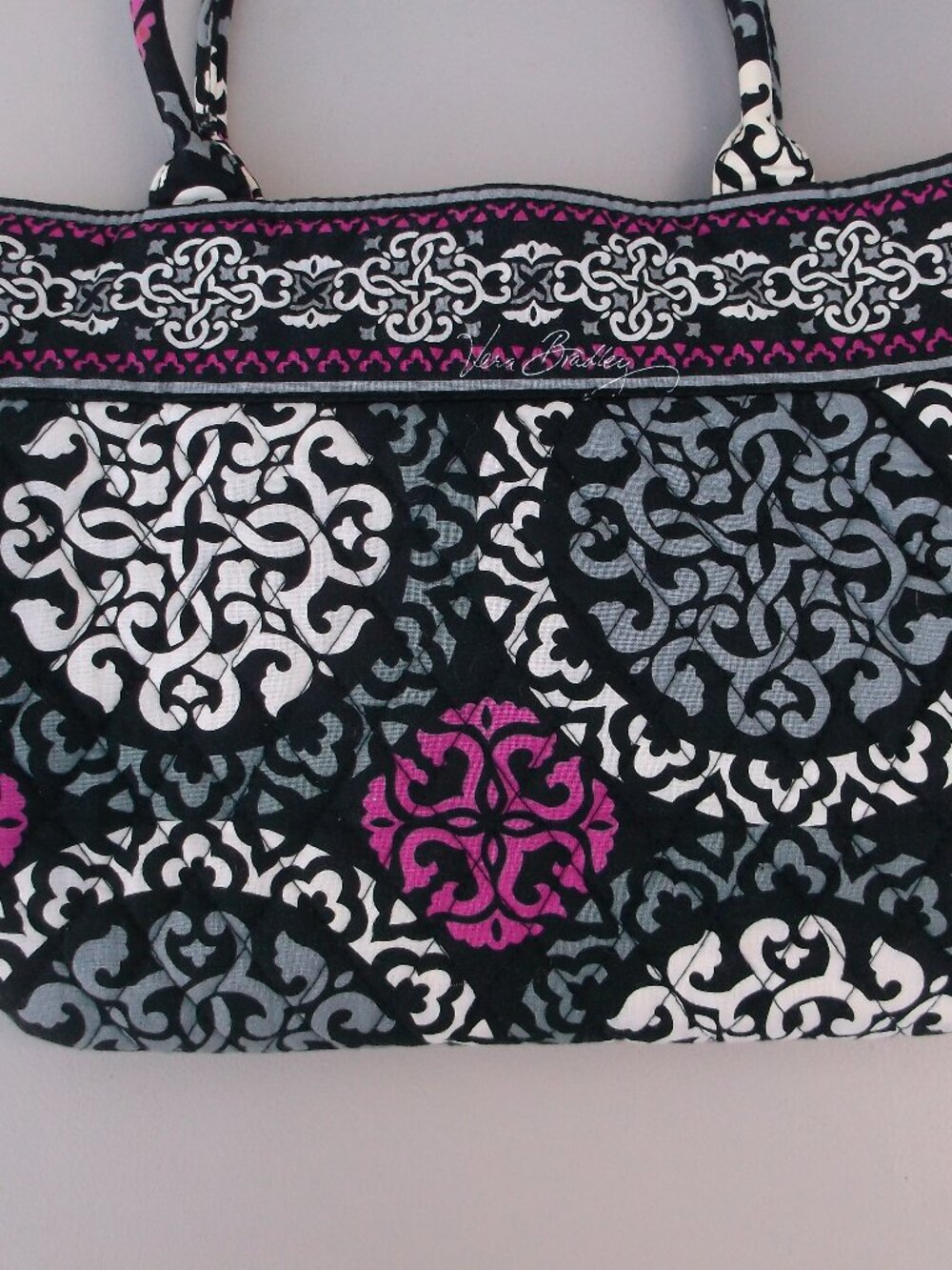 Vera Bradley Tote 9x14 | Like New | ✈️ - Picture 2 of 3